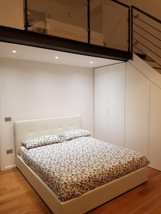 Via Roma Apartment Deluxe ซาแลร์โน ภายนอก รูปภาพ