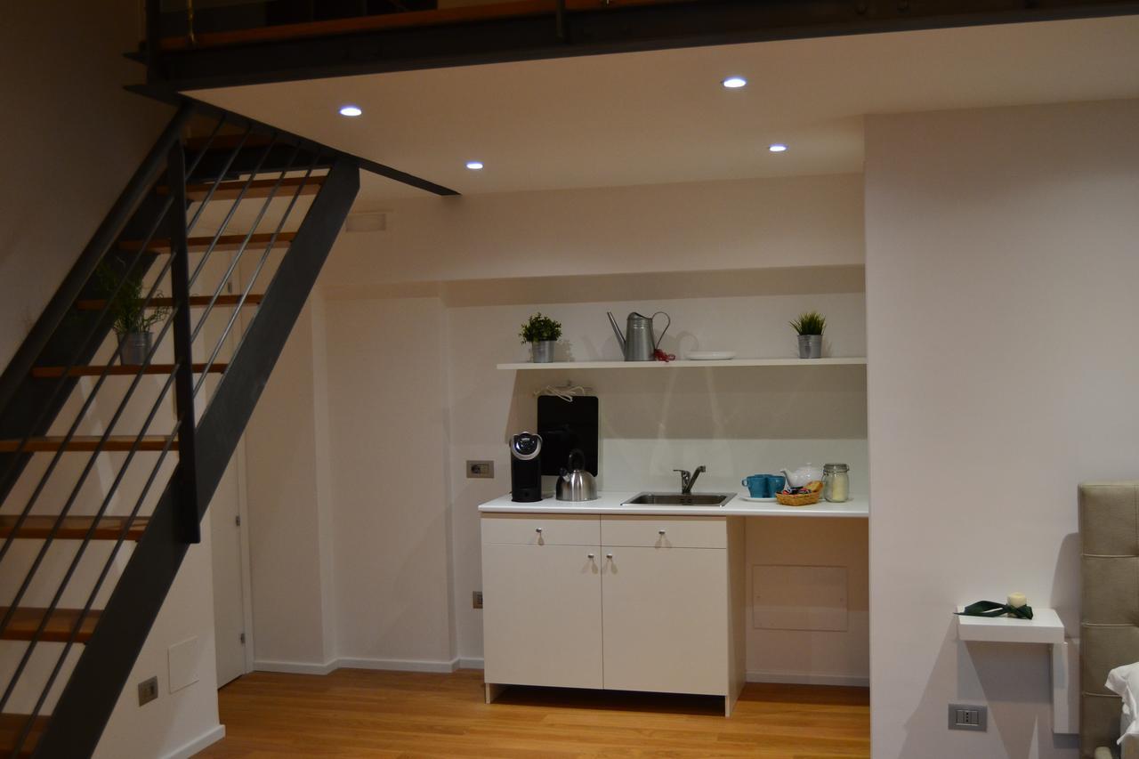 Via Roma Apartment Deluxe ซาแลร์โน ภายนอก รูปภาพ
