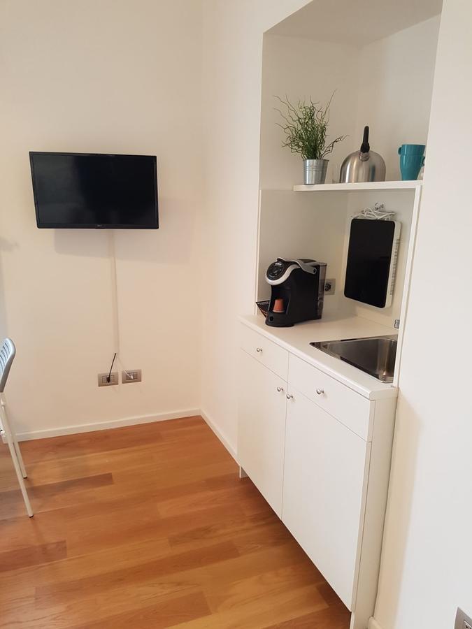 Via Roma Apartment Deluxe ซาแลร์โน ภายนอก รูปภาพ