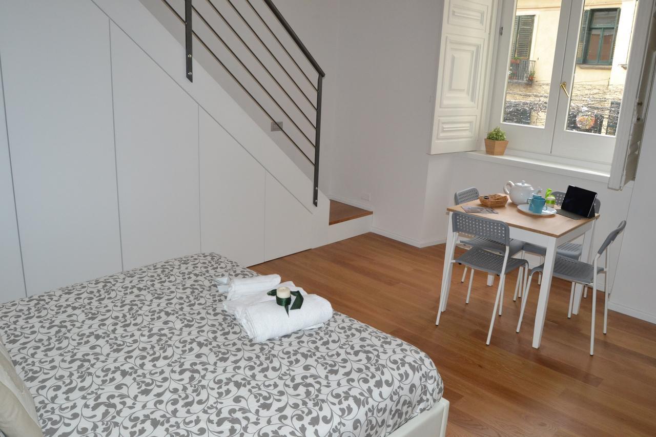 Via Roma Apartment Deluxe ซาแลร์โน ภายนอก รูปภาพ